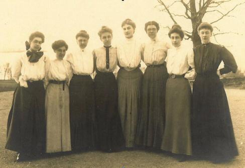 Historical photo group of women