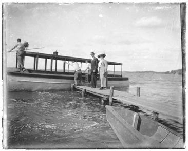 Photo from Betsy Bunro collection